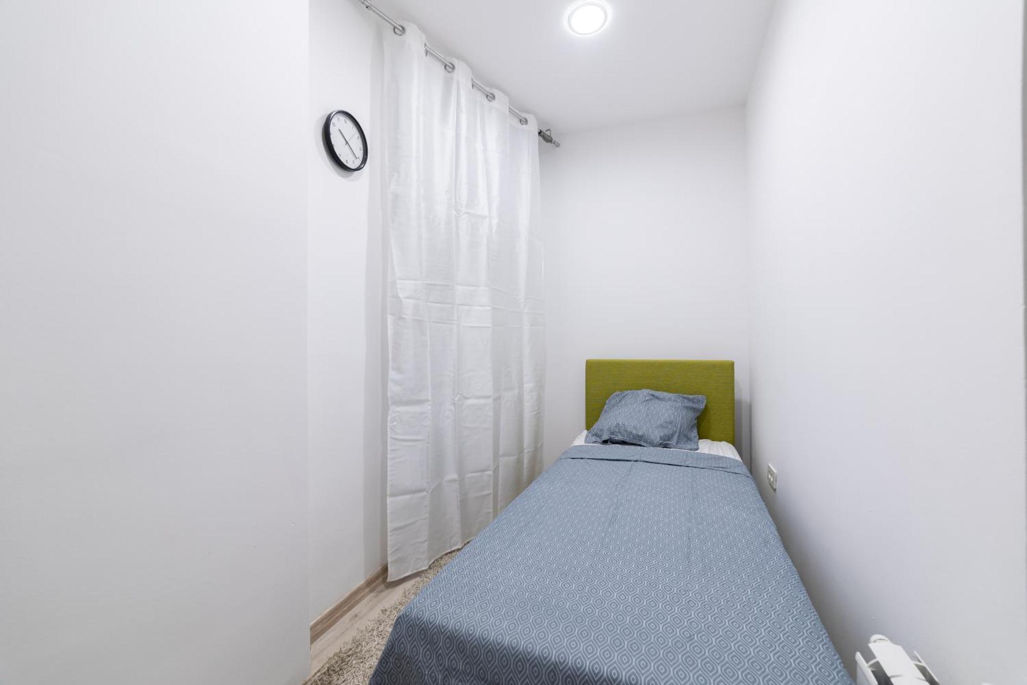 Old Town Colorful Two-bedroom Apartment *
